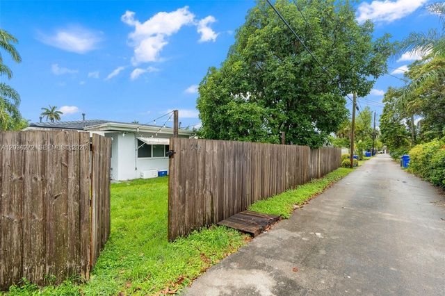 706 N 32nd Court, Hollywood, FL 33021
