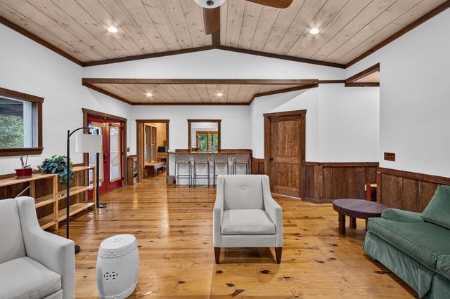 210 W Pierceville Road, Mccaysville, GA 30555