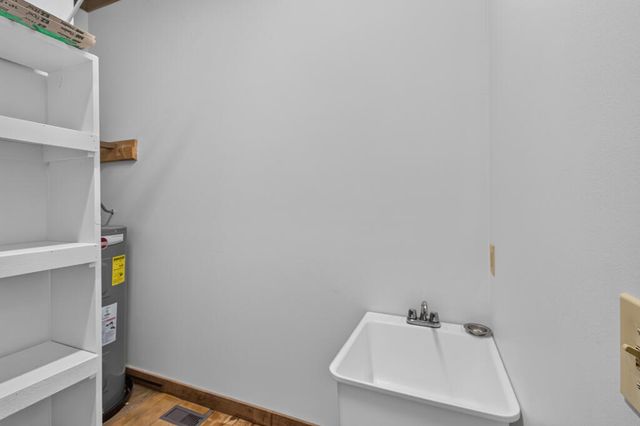 210 W Pierceville Road, Mccaysville, GA 30555