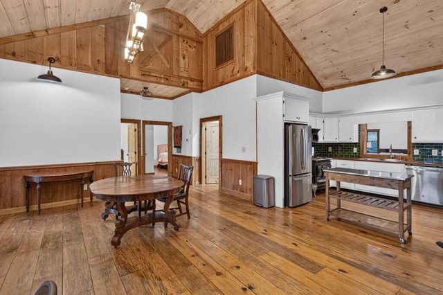210 W Pierceville Road, Mccaysville, GA 30555