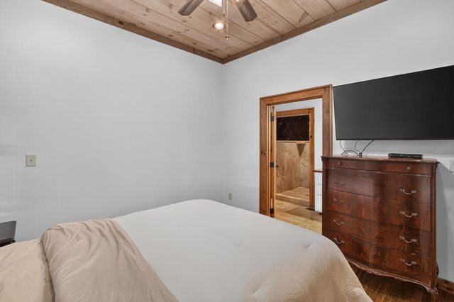 210 W Pierceville Road, Mccaysville, GA 30555