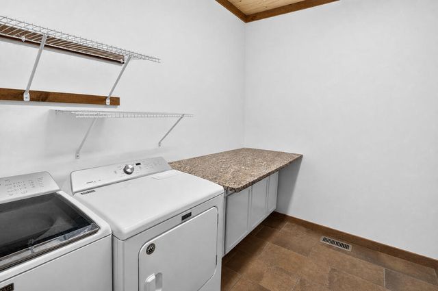 210 W Pierceville Road, Mccaysville, GA 30555
