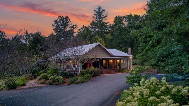 210 W Pierceville Road, Mccaysville, GA 30555