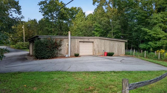 210 W Pierceville Road, Mccaysville, GA 30555