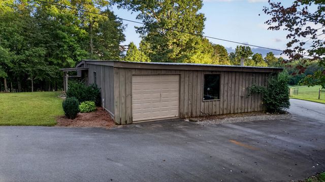210 W Pierceville Road, Mccaysville, GA 30555
