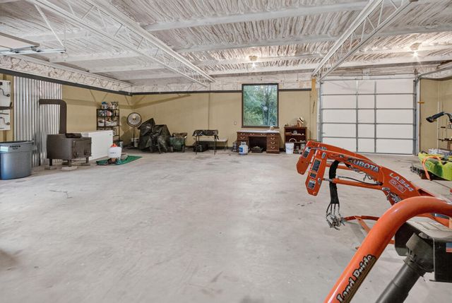 210 W Pierceville Road, Mccaysville, GA 30555