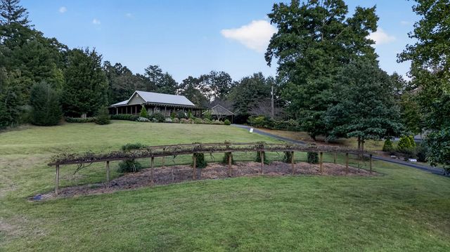 210 W Pierceville Road, Mccaysville, GA 30555