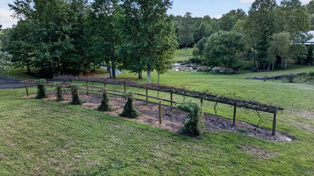 210 W Pierceville Road, Mccaysville, GA 30555