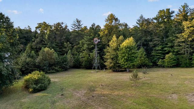 210 W Pierceville Road, Mccaysville, GA 30555