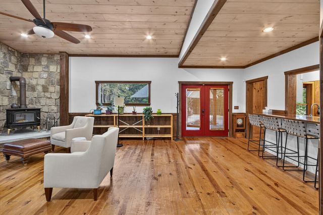 210 W Pierceville Road, Mccaysville, GA 30555