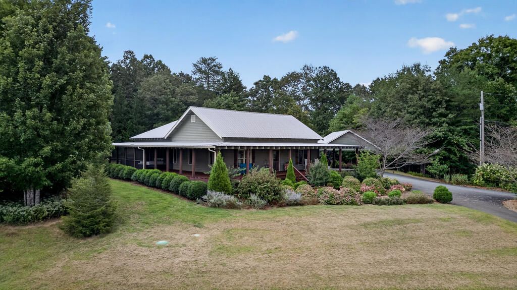 210 W Pierceville Road, Mccaysville, GA 30555