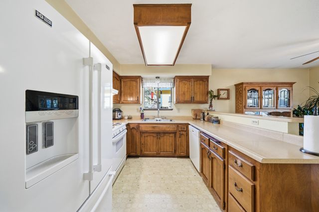 6921 Dennis Court, Redding, CA 96001