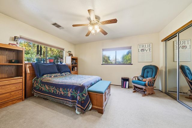 6921 Dennis Court, Redding, CA 96001