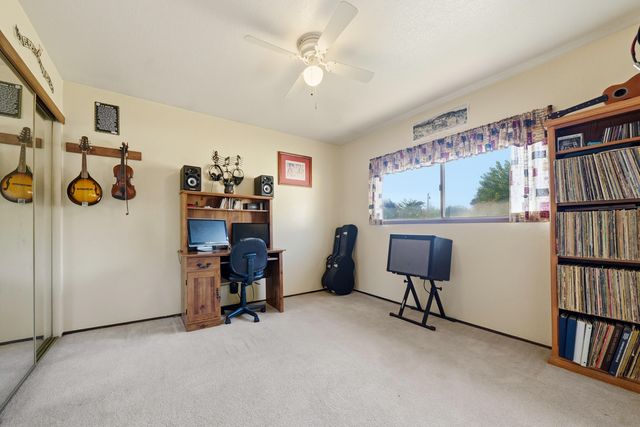 6921 Dennis Court, Redding, CA 96001