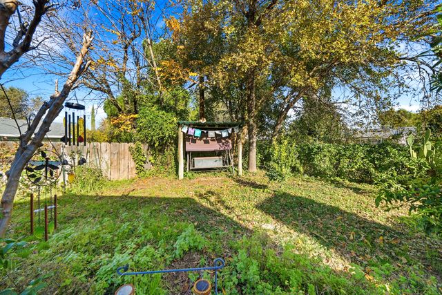 6921 Dennis Court, Redding, CA 96001