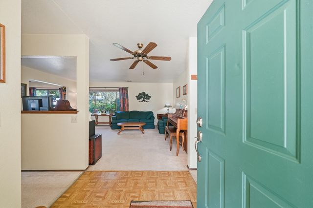 6921 Dennis Court, Redding, CA 96001