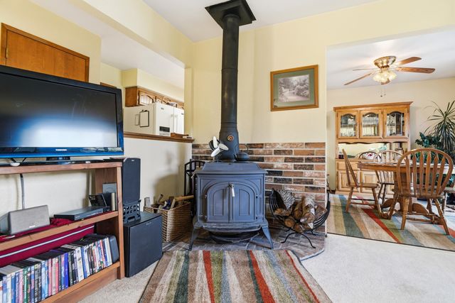 6921 Dennis Court, Redding, CA 96001