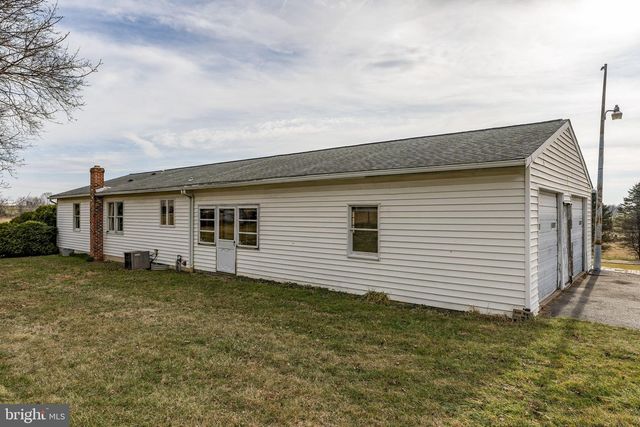 3697 NEWARK RD, Cochranville, PA 19330