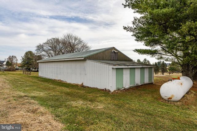 3697 NEWARK RD, Cochranville, PA 19330