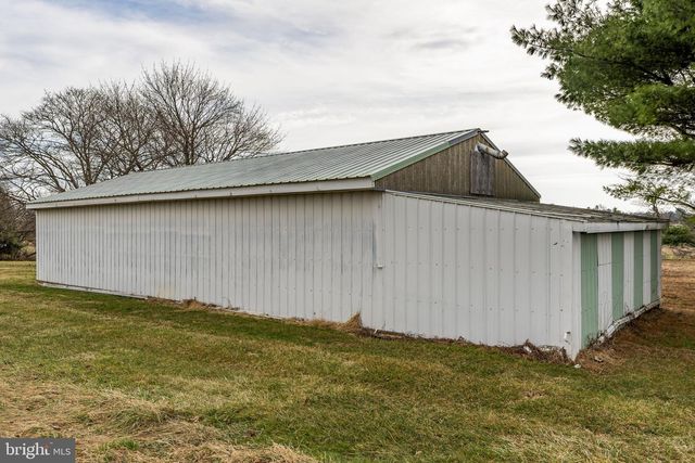 3697 NEWARK RD, Cochranville, PA 19330
