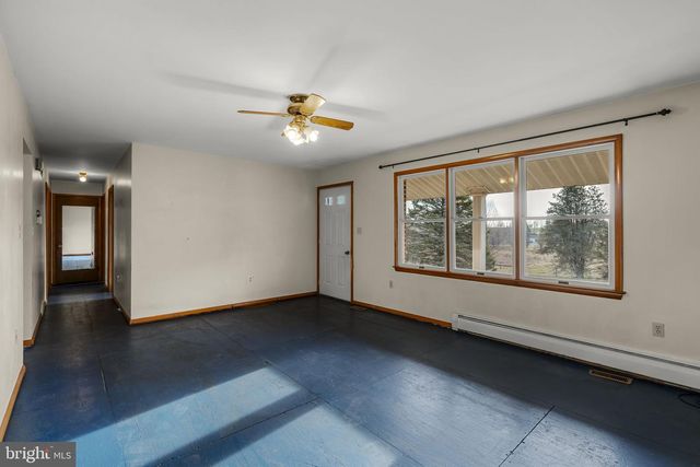 3697 NEWARK RD, Cochranville, PA 19330