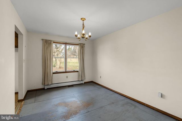 3697 NEWARK RD, Cochranville, PA 19330
