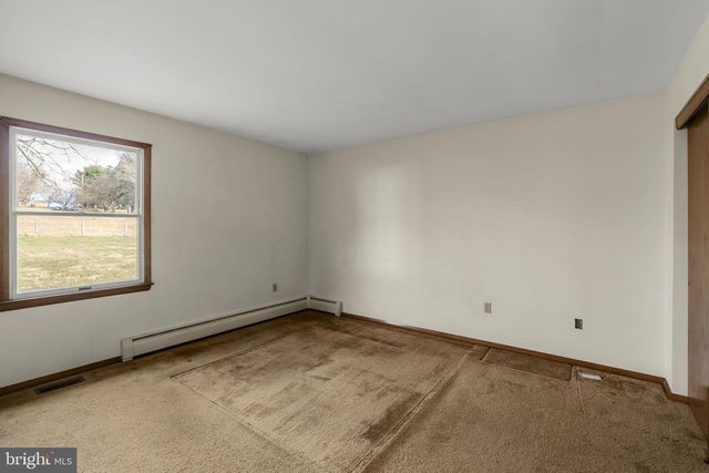 3697 NEWARK RD, Cochranville, PA 19330