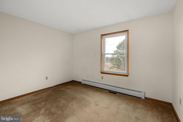 3697 NEWARK RD, Cochranville, PA 19330
