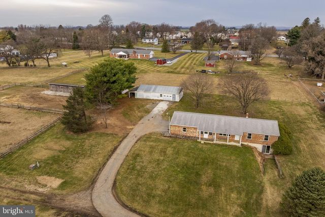 3697 NEWARK RD, Cochranville, PA 19330