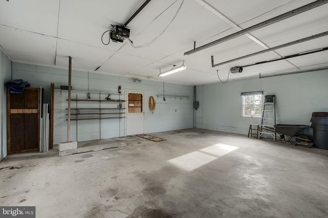 3697 NEWARK RD, Cochranville, PA 19330