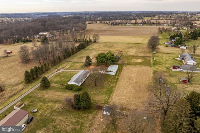 3697 NEWARK RD, Cochranville, PA 19330