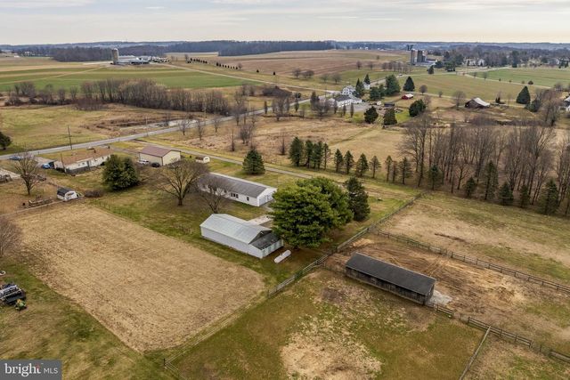 3697 NEWARK RD, Cochranville, PA 19330