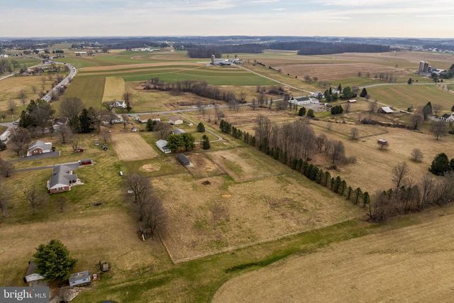 3697 NEWARK RD, Cochranville, PA 19330