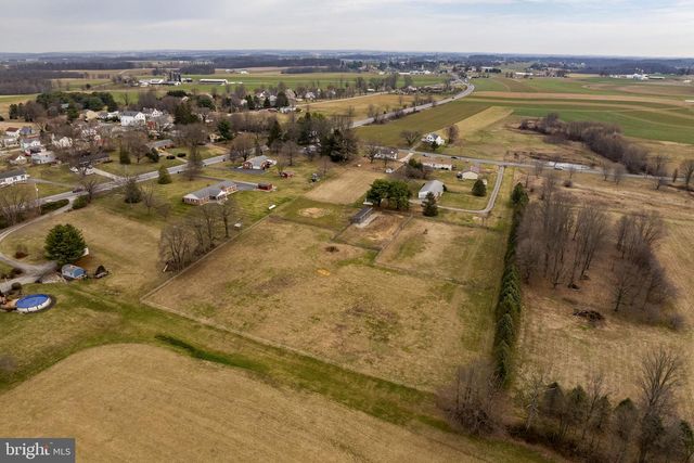 3697 NEWARK RD, Cochranville, PA 19330