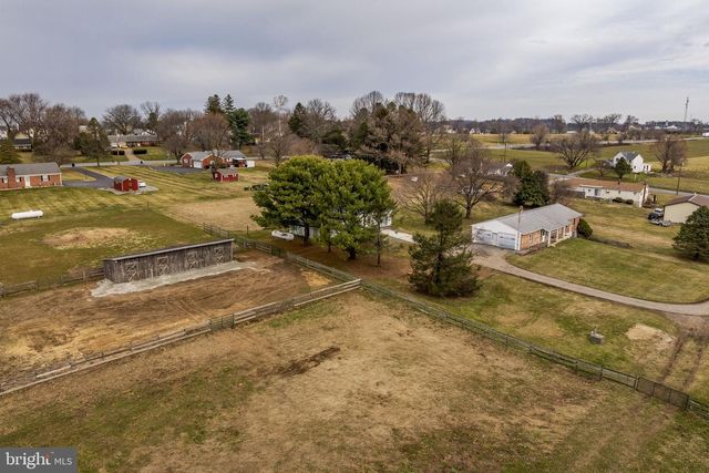 3697 NEWARK RD, Cochranville, PA 19330