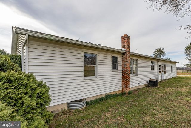 3697 NEWARK RD, Cochranville, PA 19330