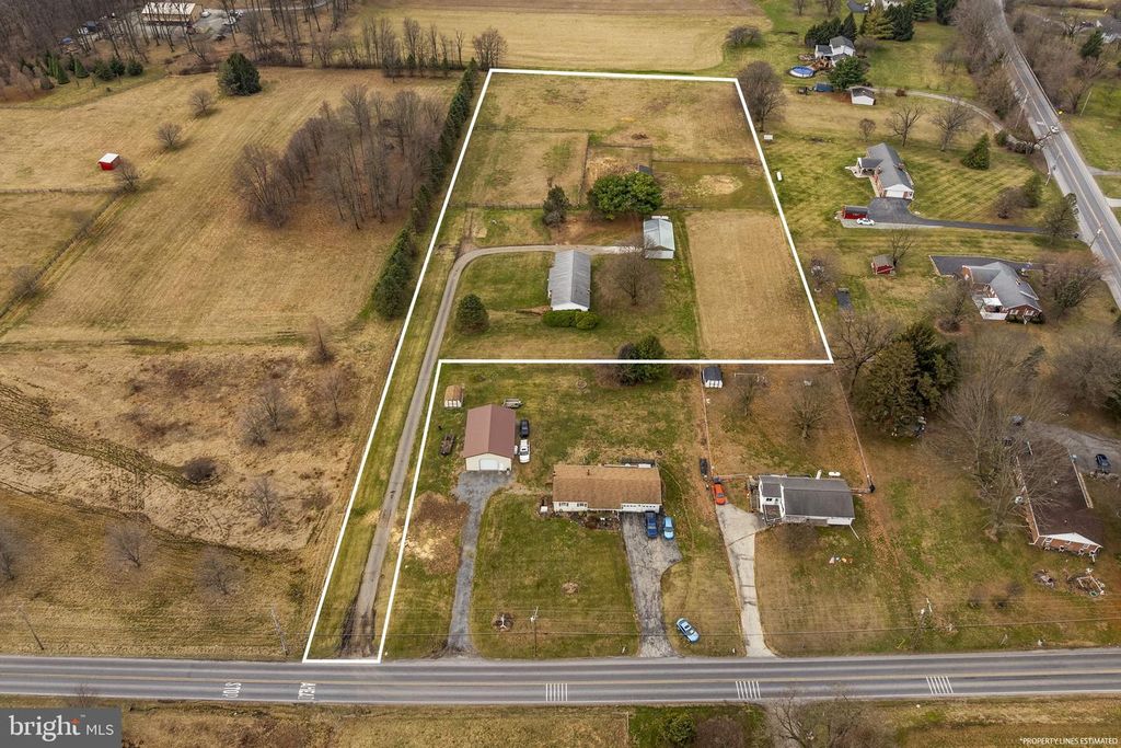 3697 NEWARK RD, Cochranville, PA 19330