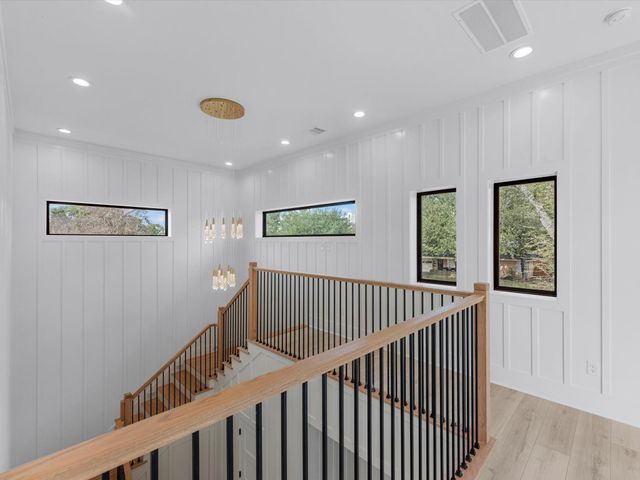 943 W 31st Street, Houston, TX 77018