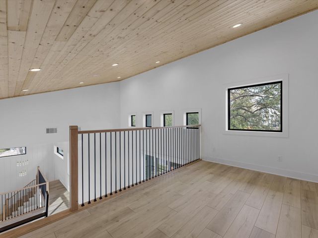 943 W 31st Street, Houston, TX 77018