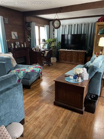 45236 Deshon Street, Utica, MI 48317