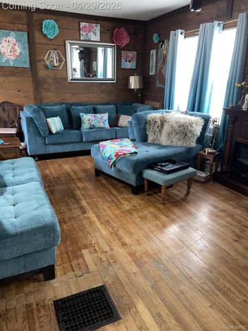 45236 Deshon Street, Utica, MI 48317