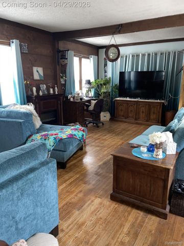 45236 Deshon Street, Utica, MI 48317