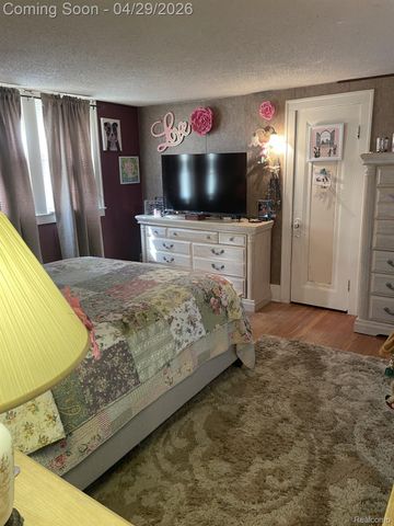 45236 Deshon Street, Utica, MI 48317