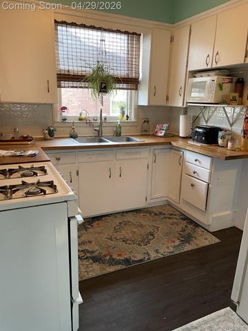 45236 Deshon Street, Utica, MI 48317