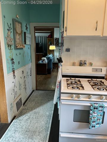 45236 Deshon Street, Utica, MI 48317