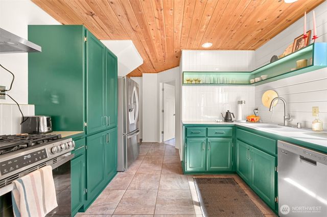 2365 Pine Drive, Ferndale, WA 98248