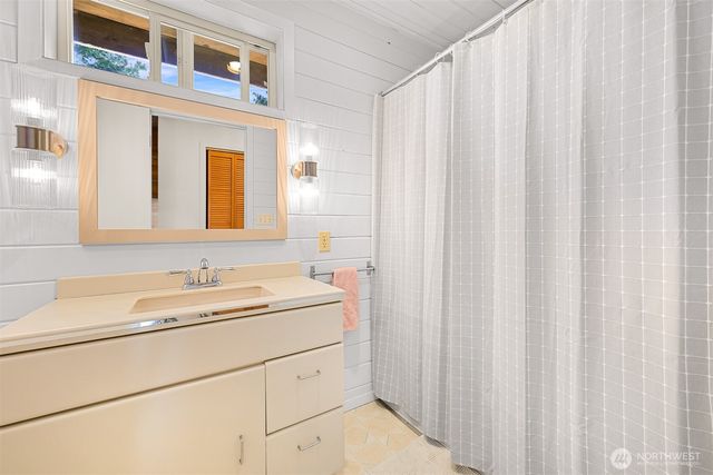 2365 Pine Drive, Ferndale, WA 98248