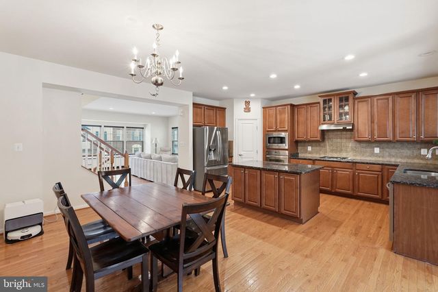 22925 CHINKAPIN OAK TER, Sterling, VA 20166