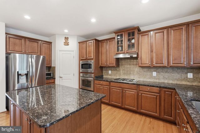 22925 CHINKAPIN OAK TER, Sterling, VA 20166