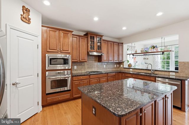 22925 CHINKAPIN OAK TER, Sterling, VA 20166
